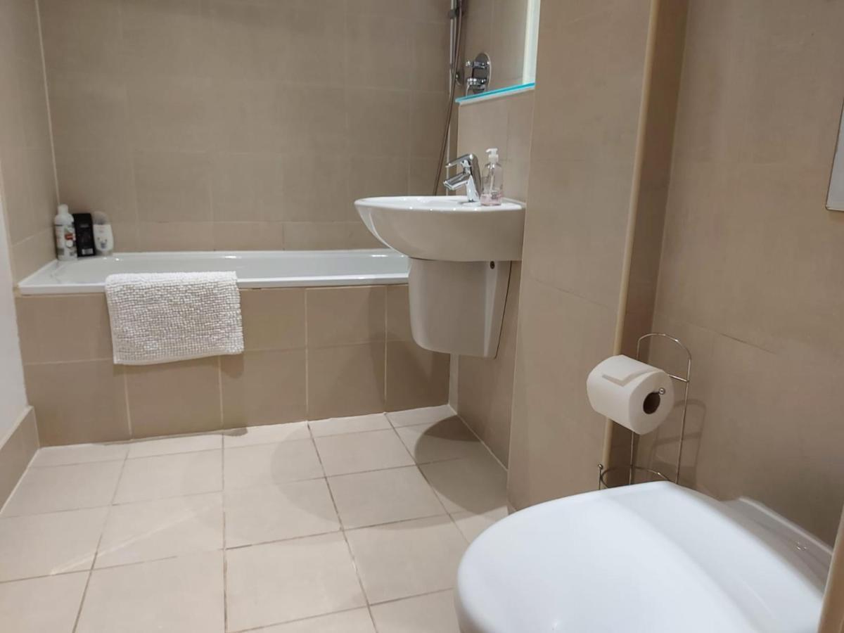 City Apartment In Great Location With A Balcony & Parking Possible - West One Sheffield Exteriér fotografie