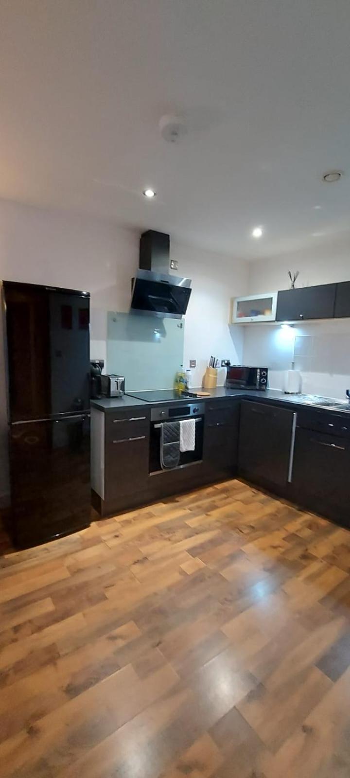 City Apartment In Great Location With A Balcony & Parking Possible - West One Sheffield Exteriér fotografie