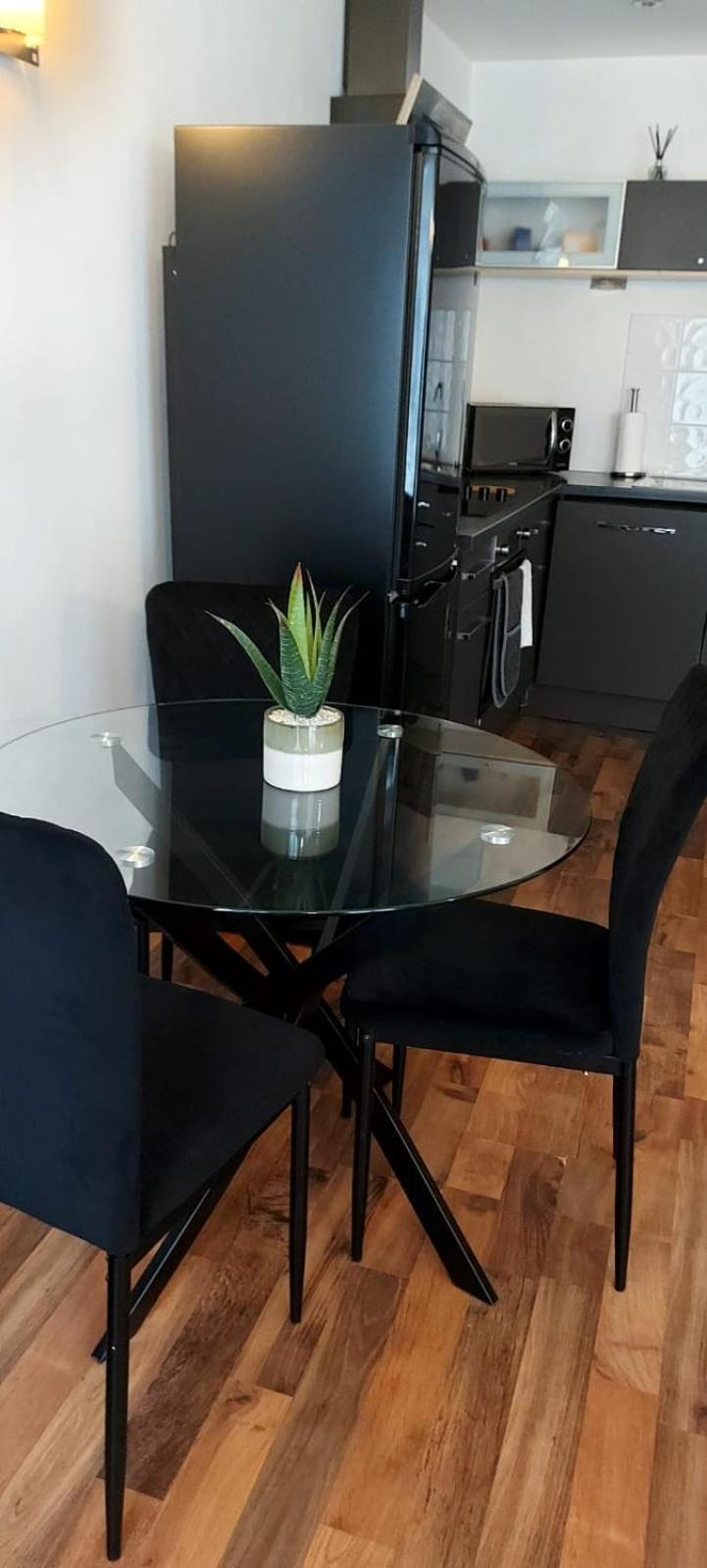 City Apartment In Great Location With A Balcony & Parking Possible - West One Sheffield Exteriér fotografie